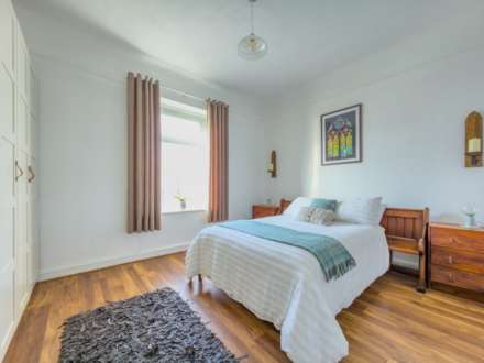 Bradford Road, Batley, Image 15