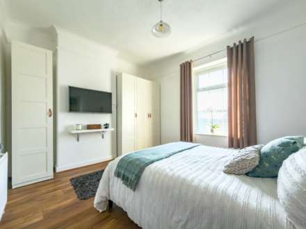 Bradford Road, Batley, Image 16