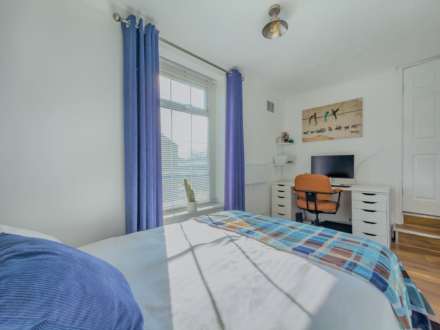 Bradford Road, Batley, Image 18