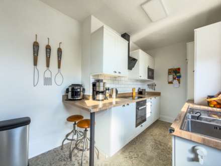 Bradford Road, Batley, Image 2