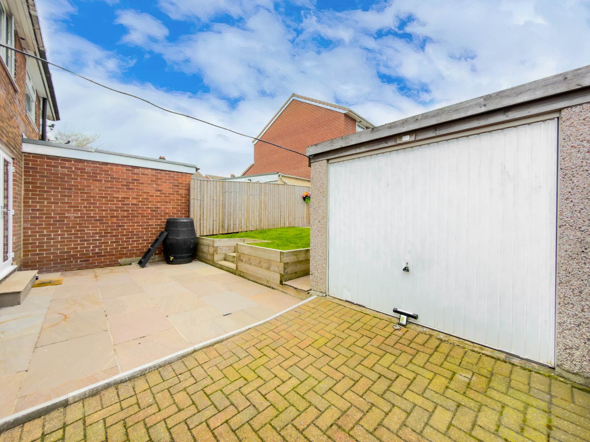 Western Avenue, Batley, Image 19