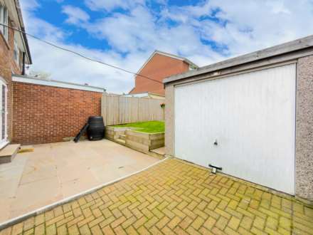 Western Avenue, Batley, Image 19