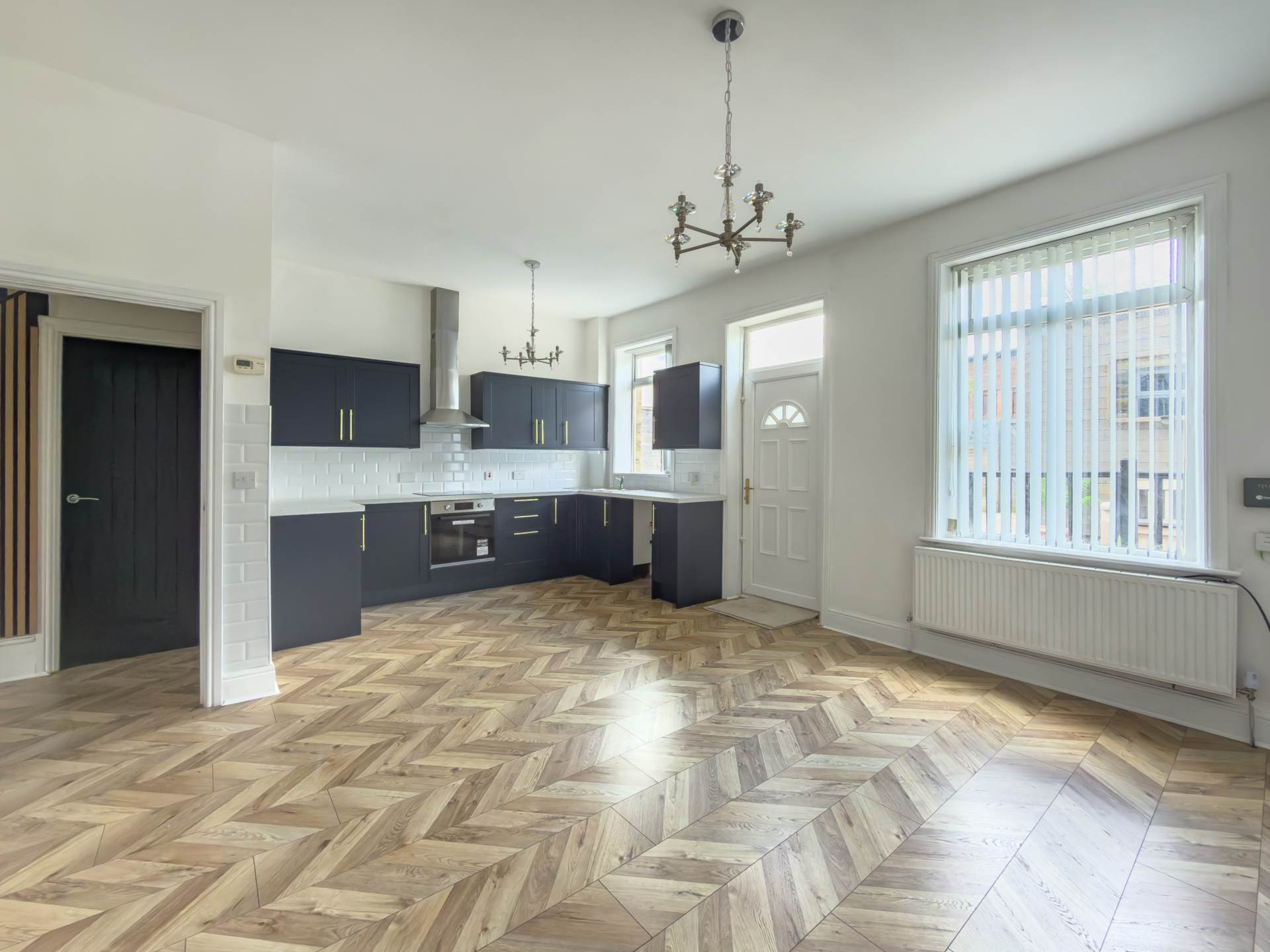 Bradford Road, Batley, Image 4