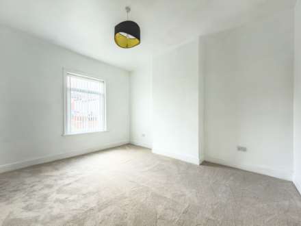 Bradford Road, Batley, Image 11