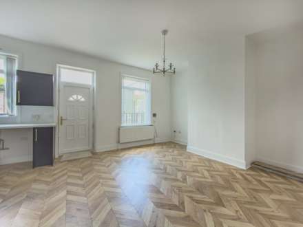 Bradford Road, Batley, Image 6