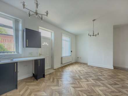 Bradford Road, Batley, Image 7