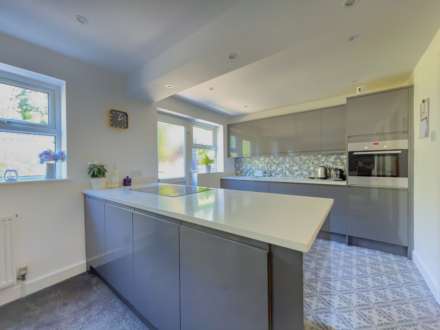 Greenacres Drive, Birstall, Image 5