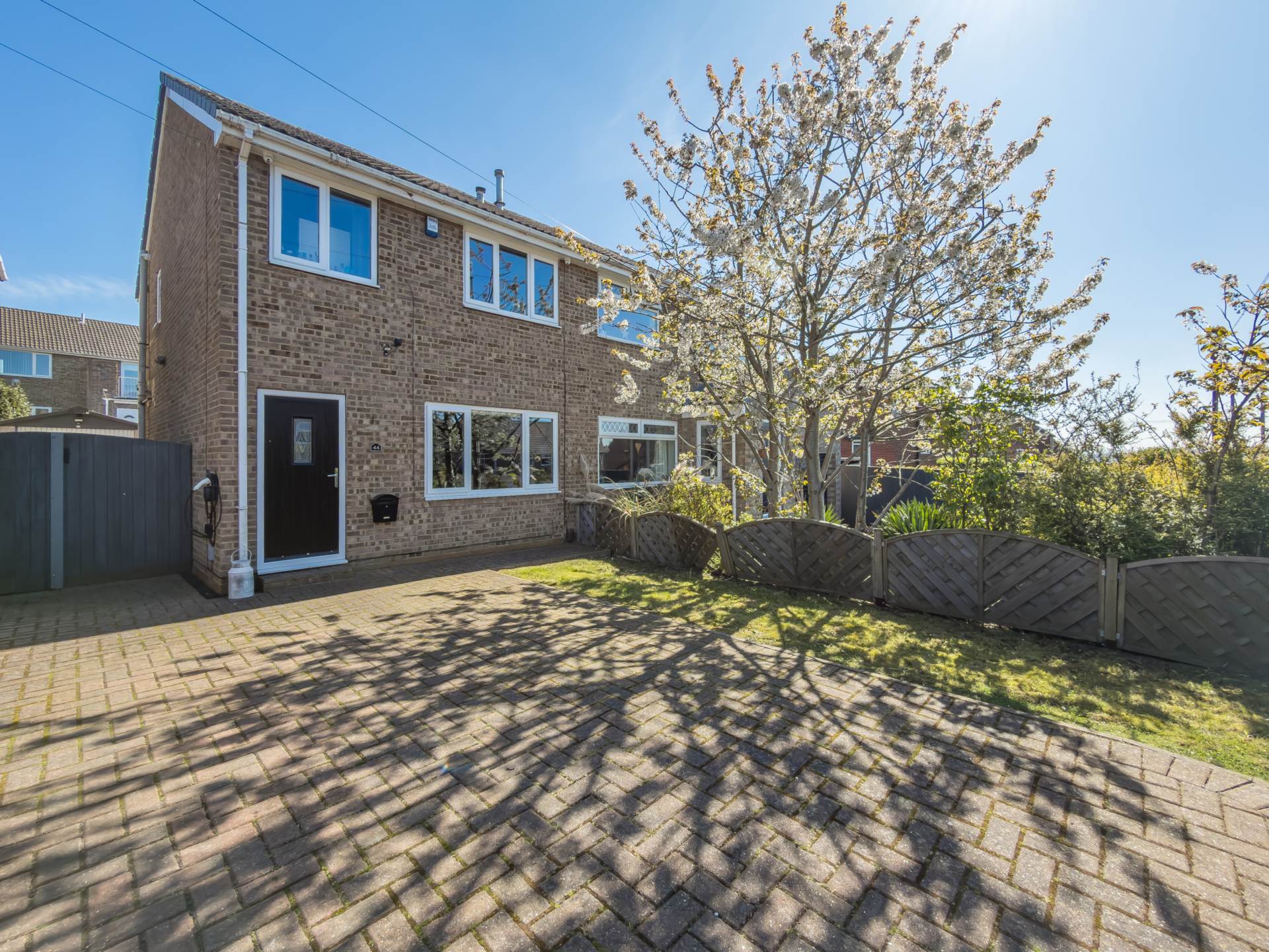 Leeds Old Road, Heckmondwike, Image 1