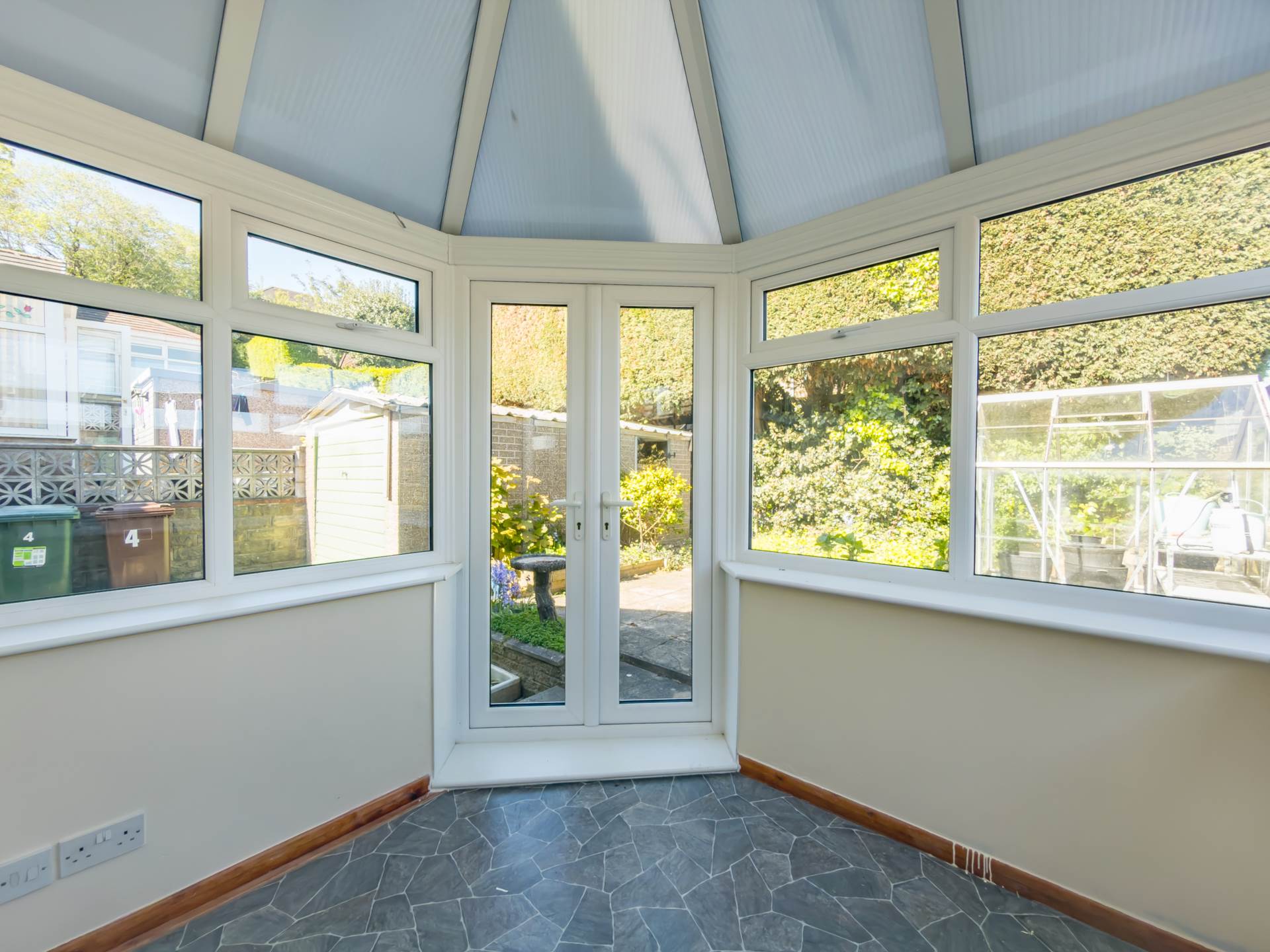Shibden Drive, Carlinghow, Image 13