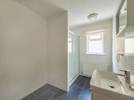 Shibden Drive, Carlinghow, Image 10
