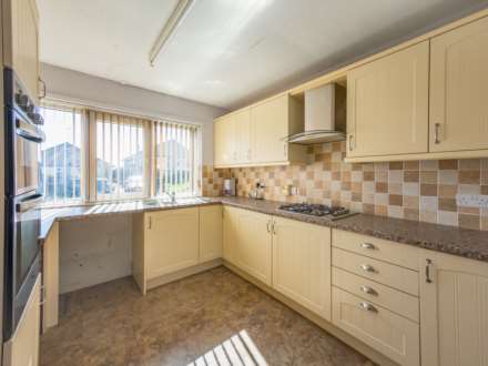 Shibden Drive, Carlinghow, Image 3