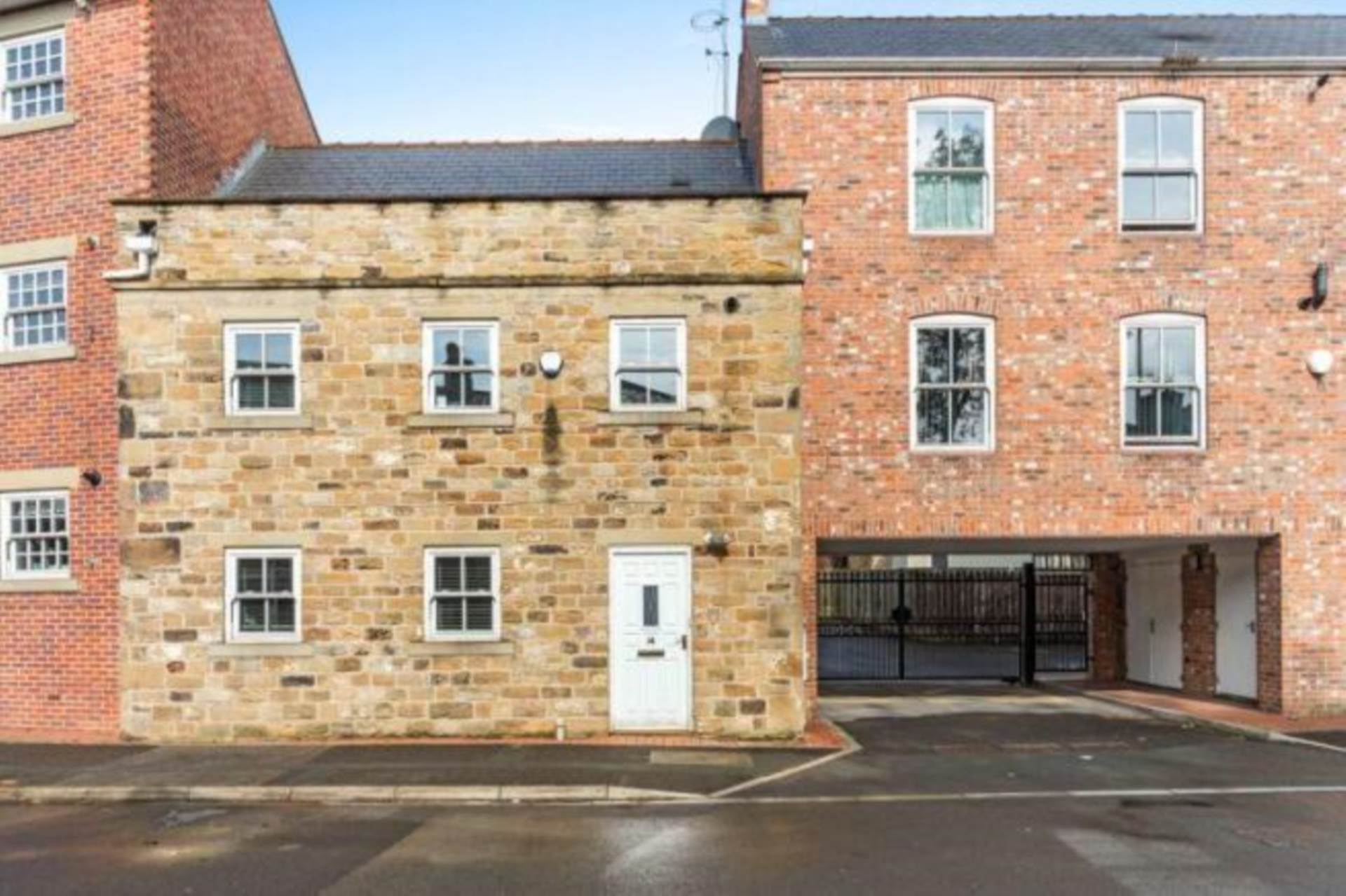 Rhodes Court, Leeds, Image 1