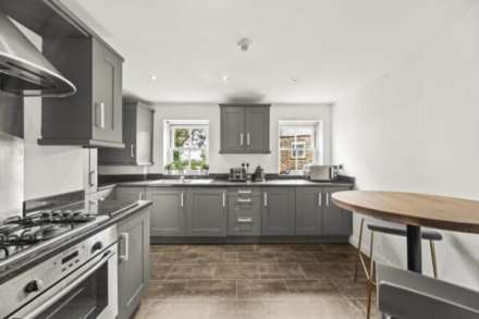 Rhodes Court, Leeds, Image 2