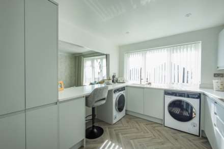 Shibden Drive, Batley, Image 2