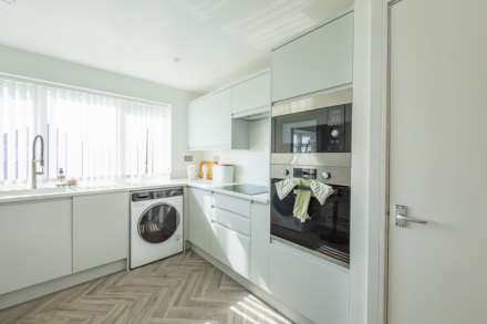 Shibden Drive, Batley, Image 3