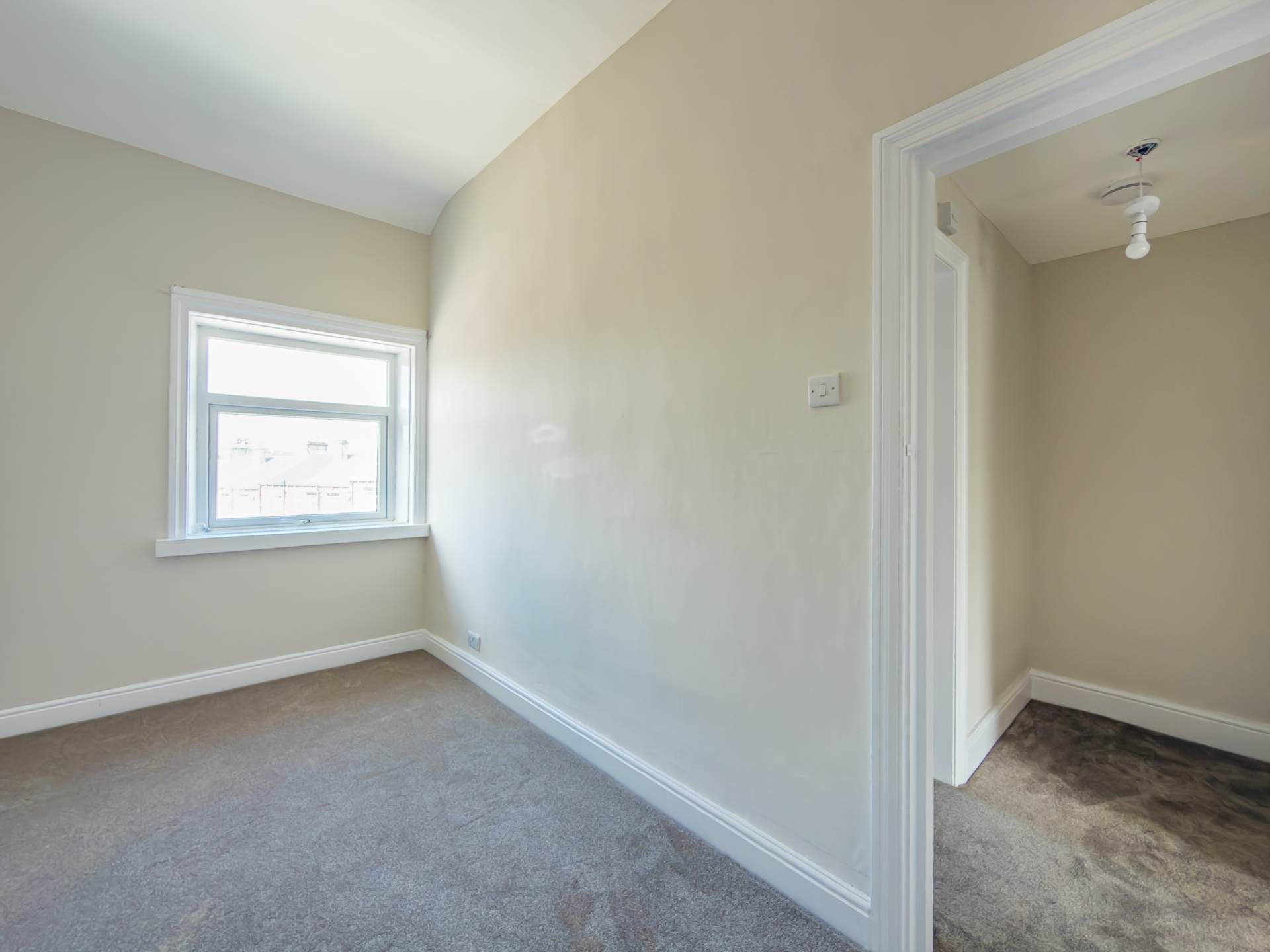 Grove Road, Heckmondwike, Image 13