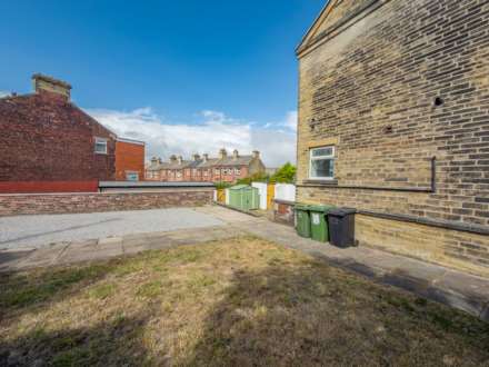 Grove Road, Heckmondwike, Image 20
