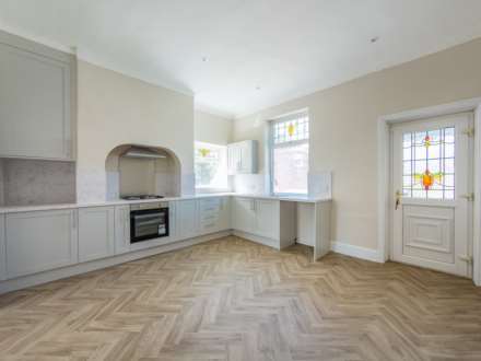 Grove Road, Heckmondwike, Image 4