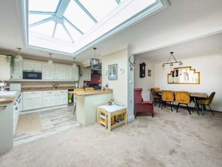 White Lee Road, Batley, Image 4
