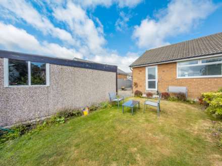 Chevins Close, Birstall, Image 12
