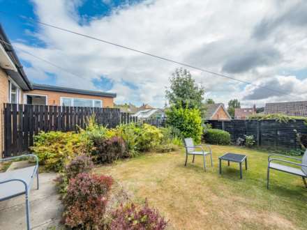 Chevins Close, Birstall, Image 15