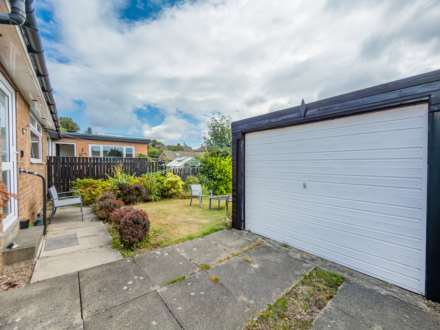 Chevins Close, Birstall, Image 17