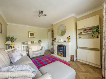 Chevins Close, Birstall, Image 4