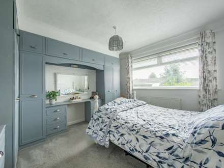 Chevins Close, Birstall, Image 8