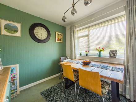 Chevins Close, Birstall, Image 9