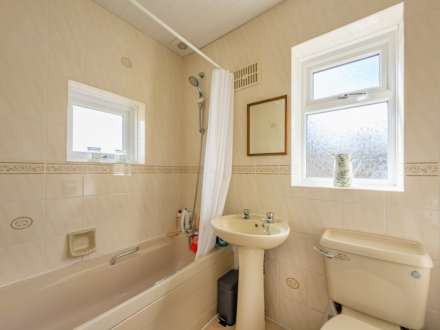 Redhill Avenue, Tingley, Image 13