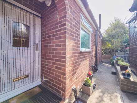 Smithies Moor Rise, Batley, Image 12