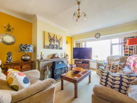 Smithies Moor Rise, Batley, Image 3