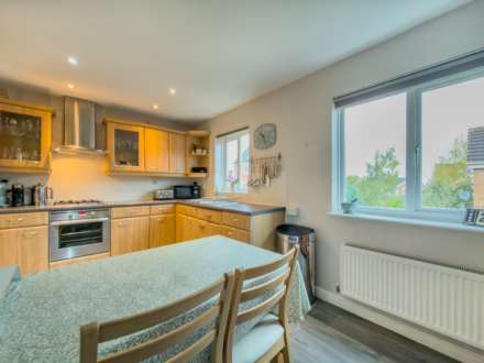 Ringshaw Drive, Cleckheaton, Image 4
