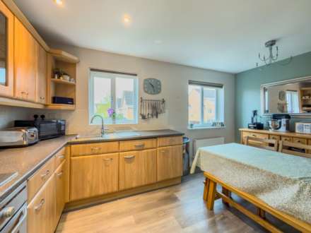 Ringshaw Drive, Cleckheaton, Image 8