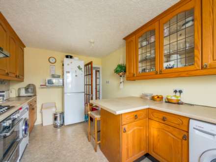Oakwell Avenue, Batley, Image 4