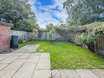 Ings Crescent, Dewsbury, Image 19