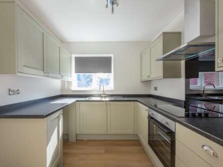 Ings Crescent, Dewsbury, Image 3
