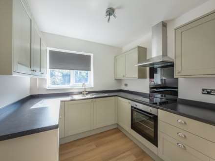 Ings Crescent, Dewsbury, Image 4