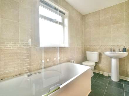 South View Birstall, Batley, Image 4