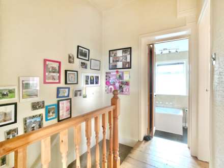 South View Birstall, Batley, Image 9