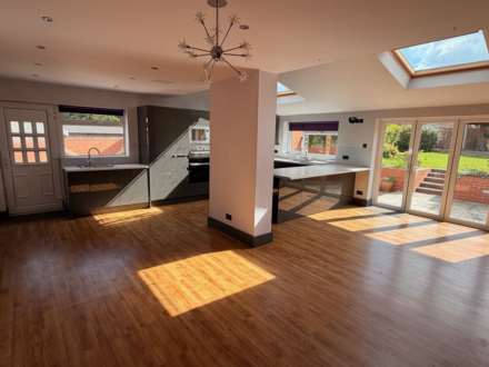 Harefield Drive Batley, Batley, Image 4