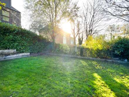 Allencroft, Birkenshaw, Image 22