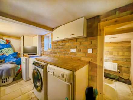 Allencroft, Birkenshaw, Image 6