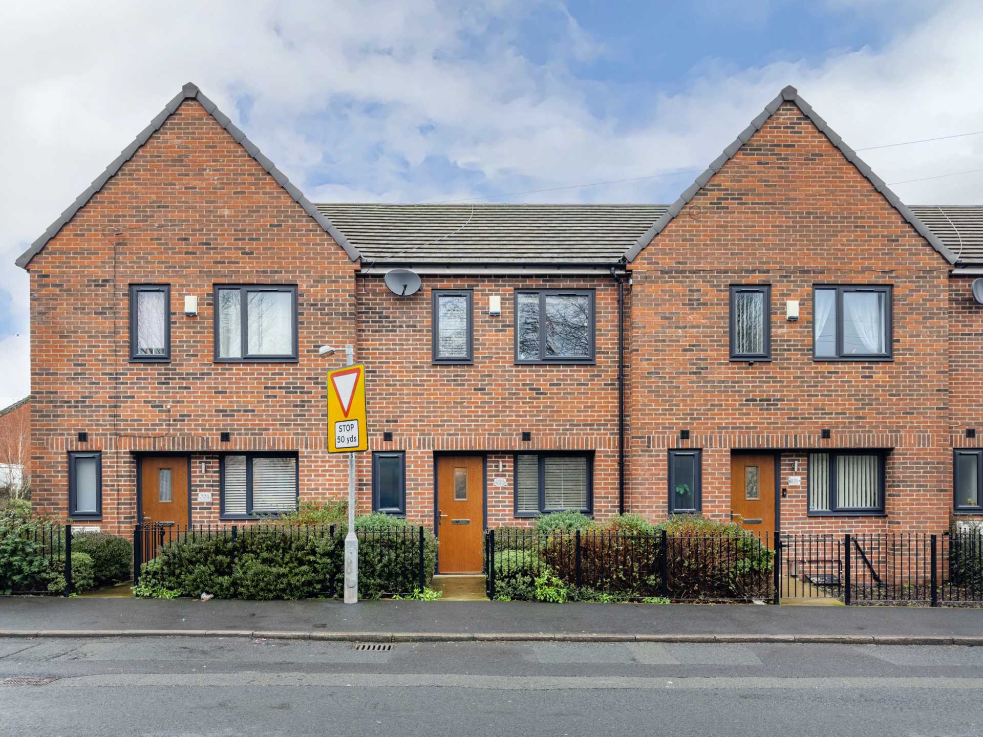 Leeds Old Road, Batley, Image 1