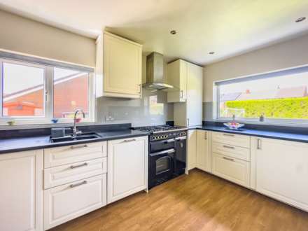Ridgeway Drive, Batley, Image 6