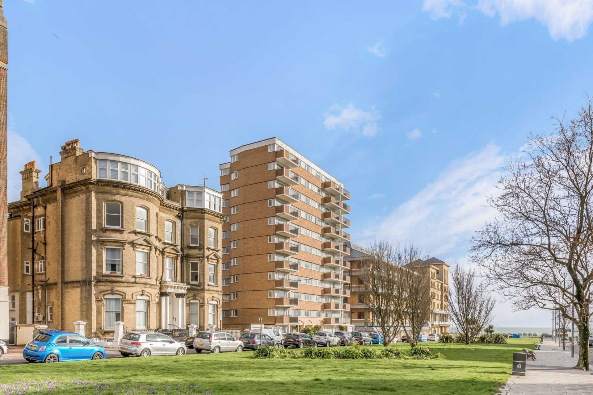 Grand Avenue, Hove, Image 12