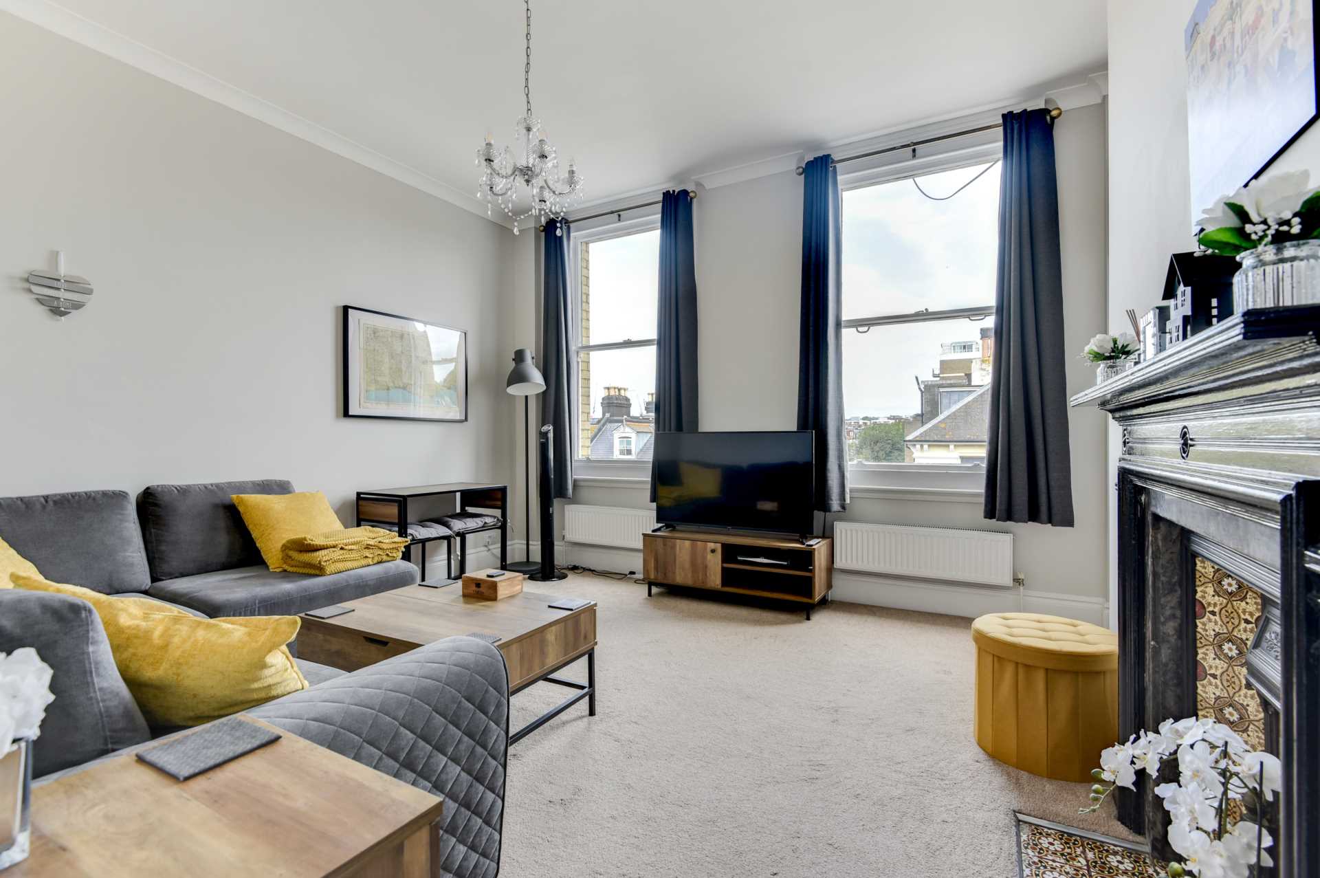 Beautiful One Bedroom Flat, 2 minutes from the sea - Albert Mansions, Hove, Image 1