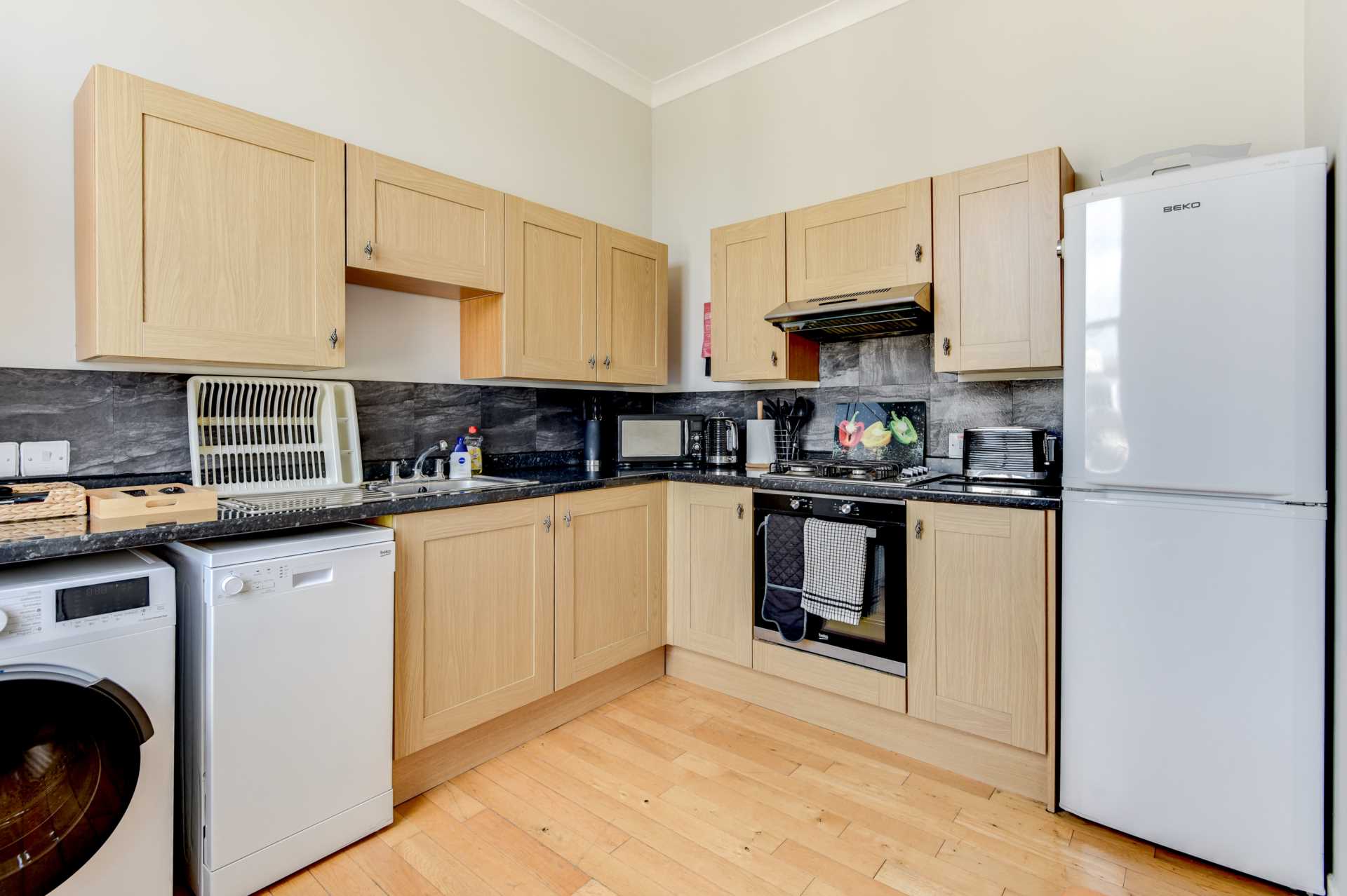 Beautiful One Bedroom Flat, 2 minutes from the sea - Albert Mansions, Hove, Image 2