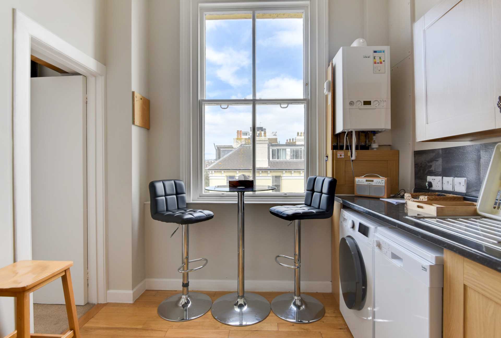Beautiful One Bedroom Flat, 2 minutes from the sea - Albert Mansions, Hove, Image 7