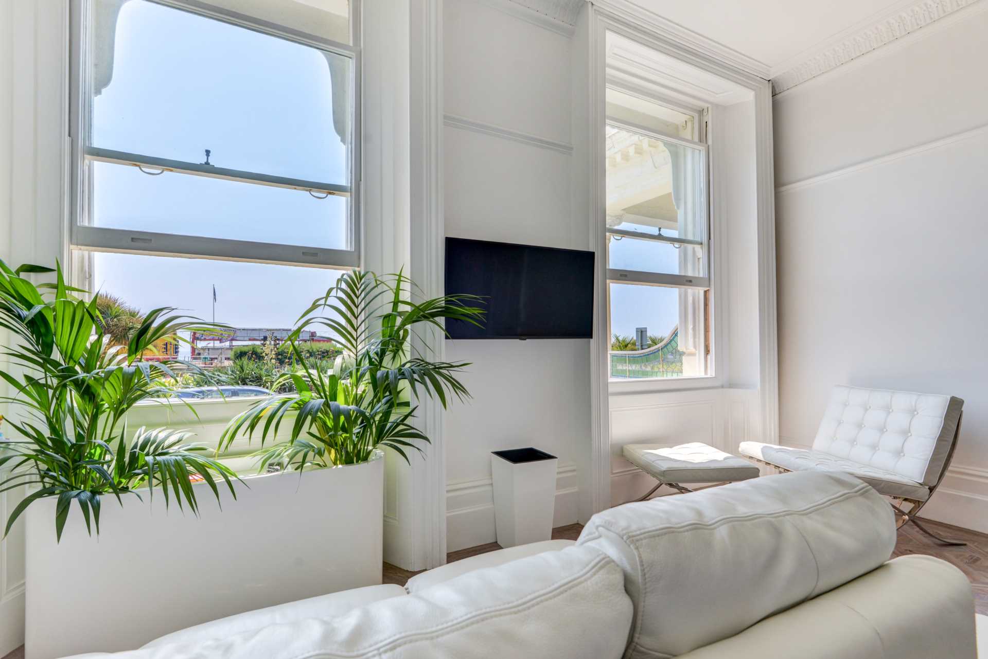 Worthing Seafront Apartment. Iconic Heene Terrace., Image 15